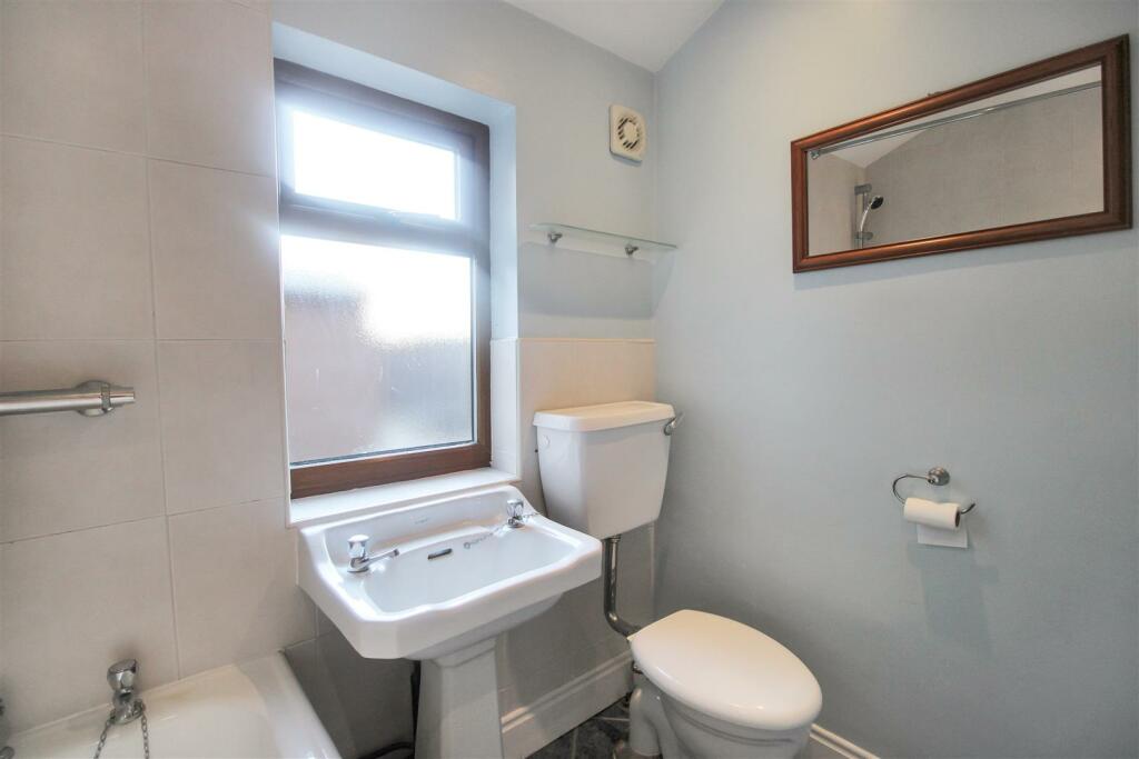 HOUSE BATHROOM