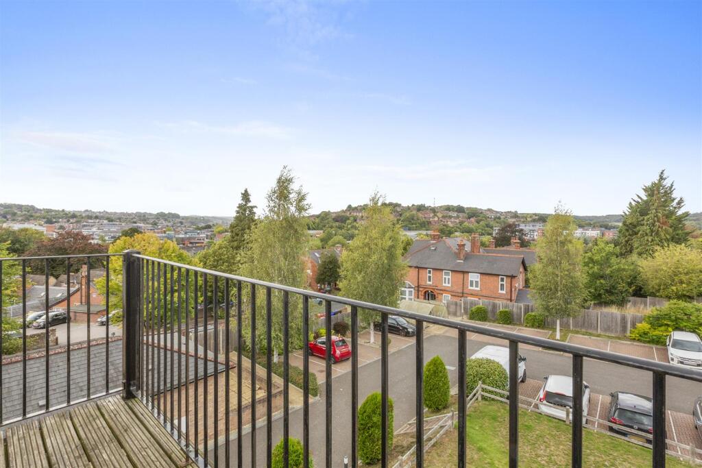 Flat 9, 15 Priory Road, HP13 6SL-12.jpg