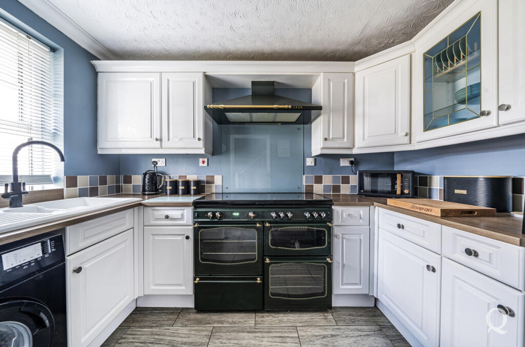 f005294d-4303-405...