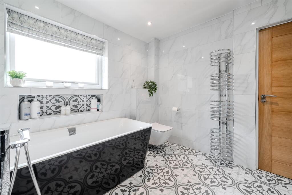 Bathroom-3.jpg