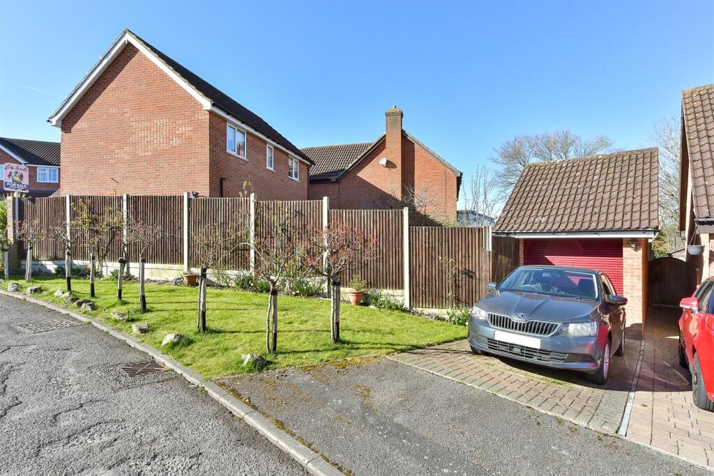 Driveway/Parking