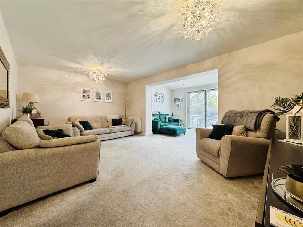 c324b8b6--413F-A272-05638DB0651B-39662-0000193BD95