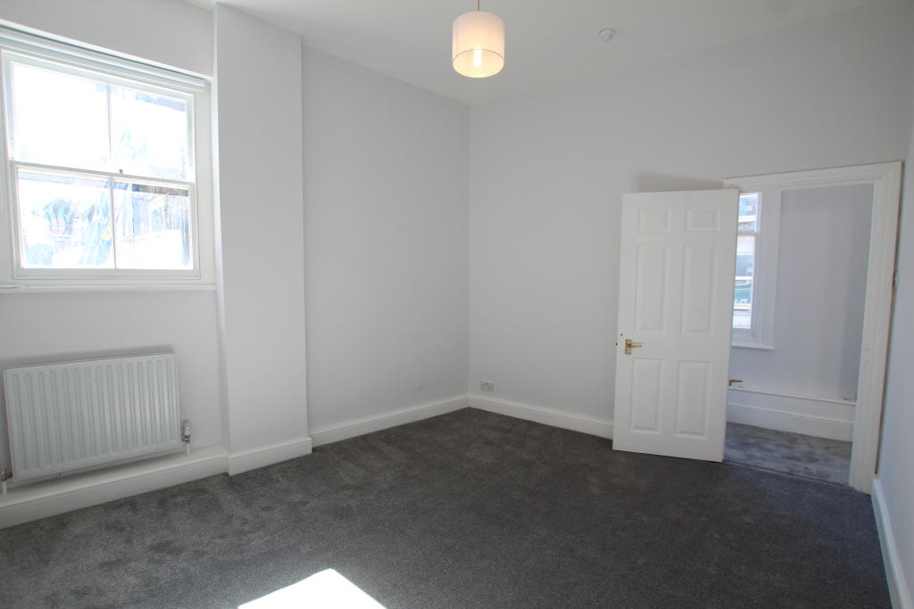 5 bedroom.JPG