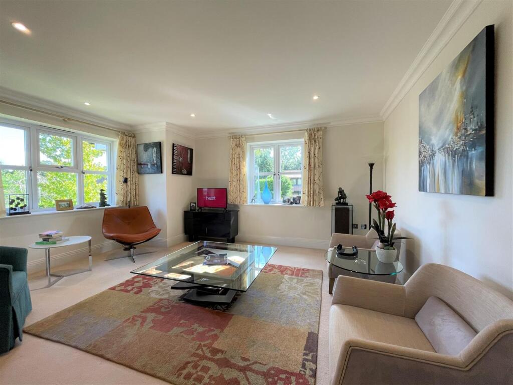 Open-Plan Kitchen/Living Room