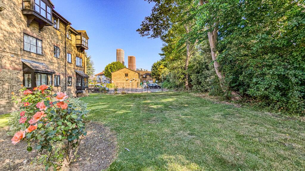 Rear Communal Garden