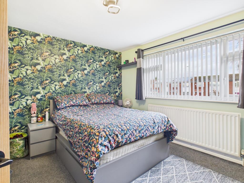 CAM03729G0-PR0198-STILL016