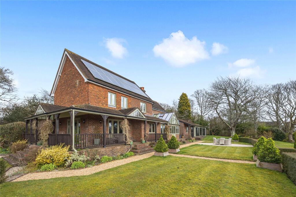Loggia &amp; Lawn