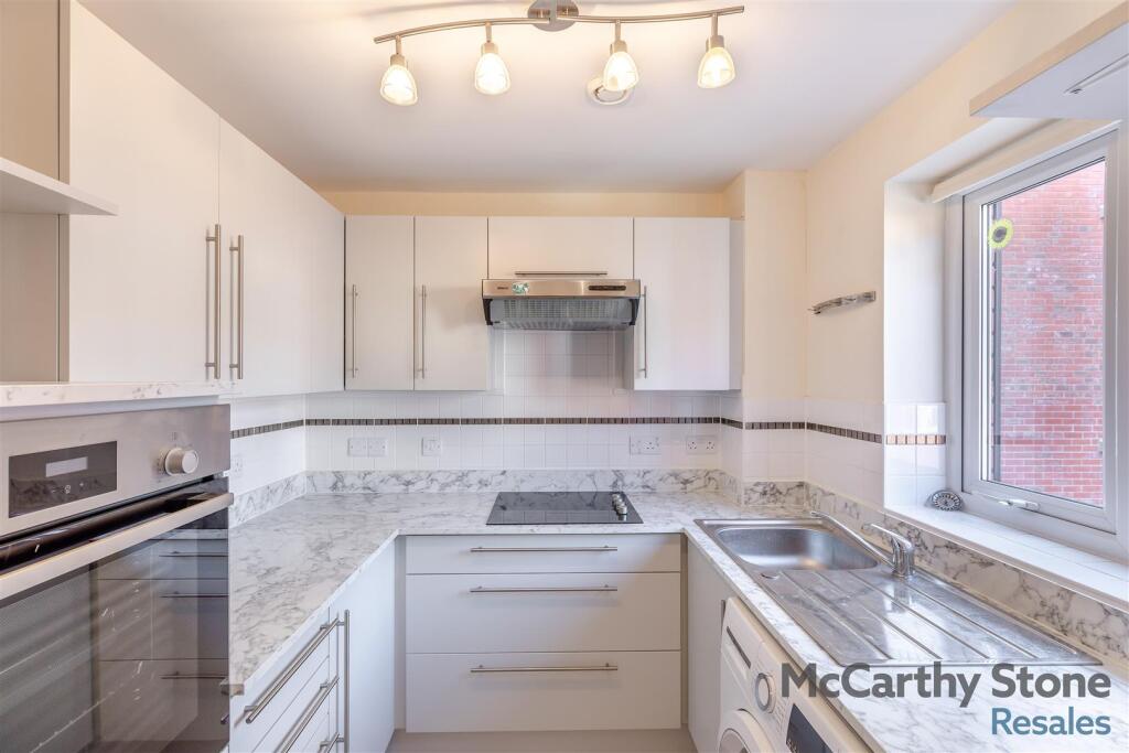 8649121-interior05.jpg