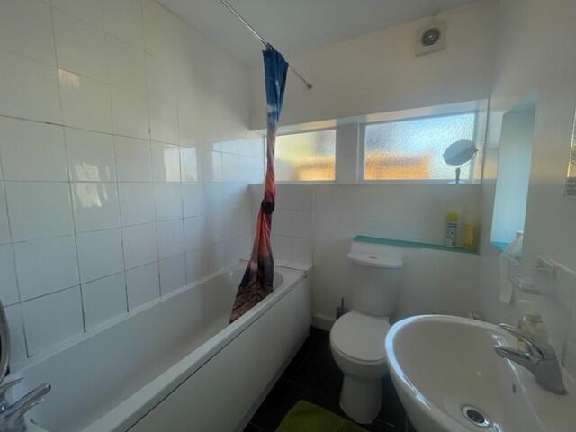 x2 Bathroom