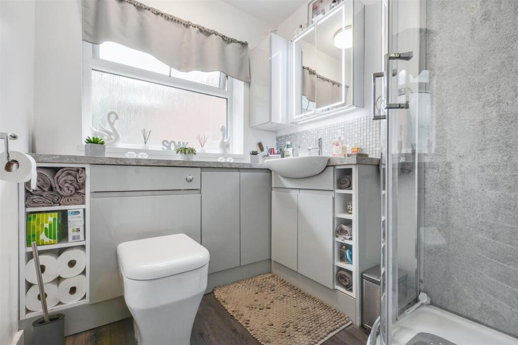 Shower Room_1.jpeg