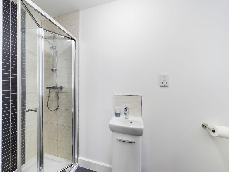 en-suite shower room