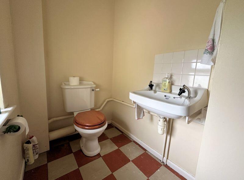 First Floor Cloakroom