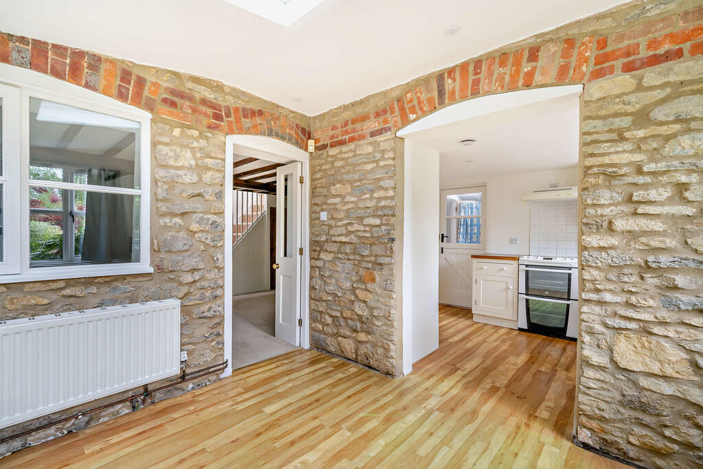 8650728-interior2...