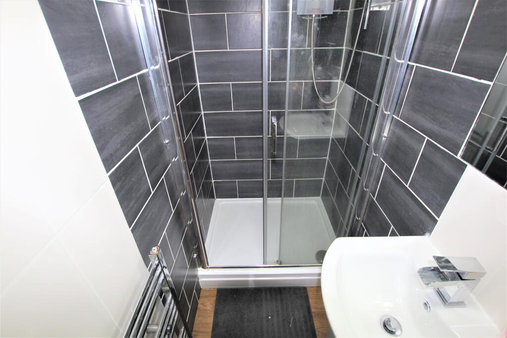 student bathroom 2 h