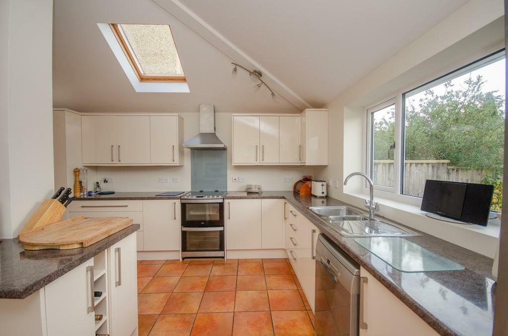 Kitchen pic 4.jpg