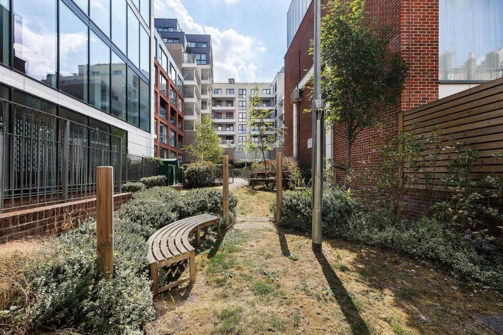 Communal Gardens.jpg