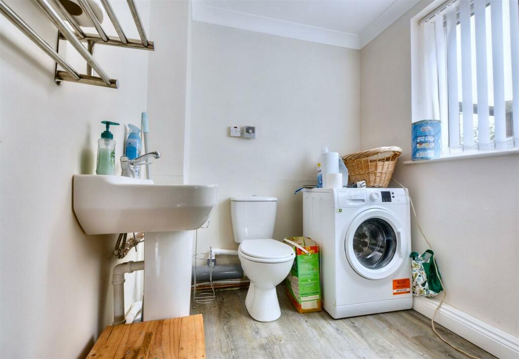 Downstairs Bathroom.jpeg