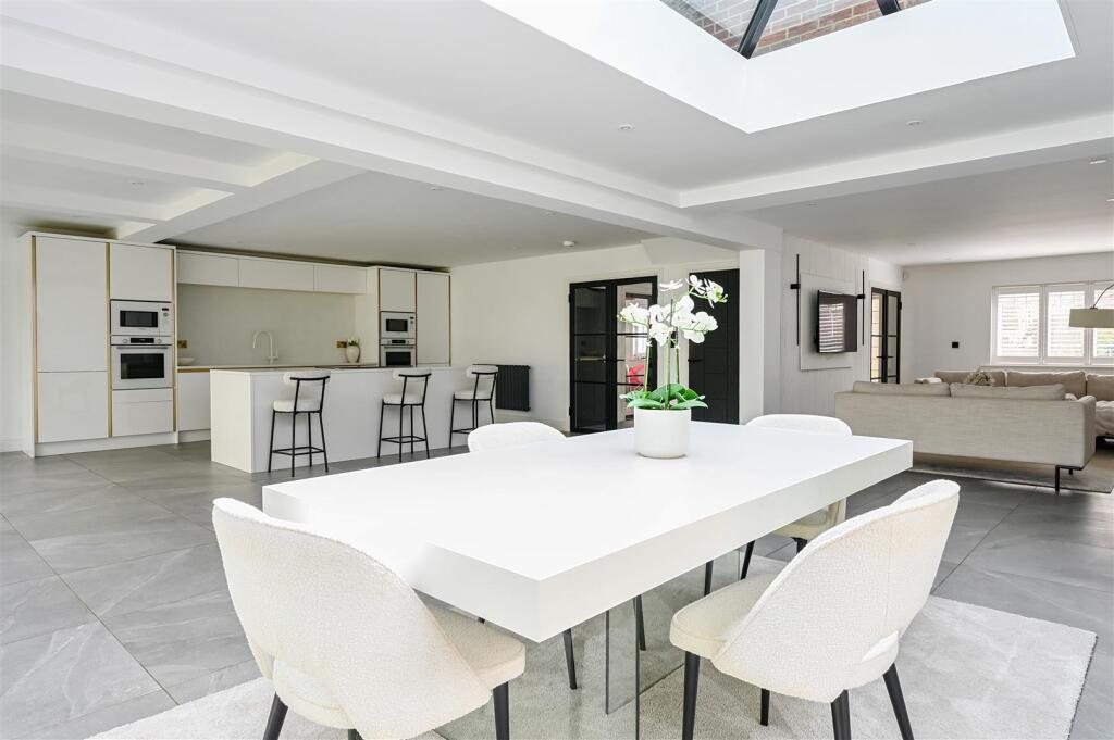 2 THE RUSSETTS - TN377FA (18).jpg