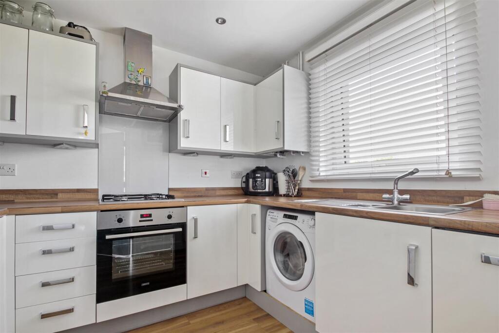 Drake House, 4-001.jpg