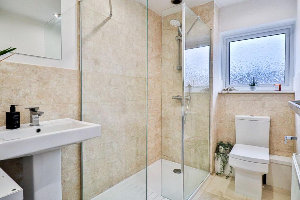 Shower room 