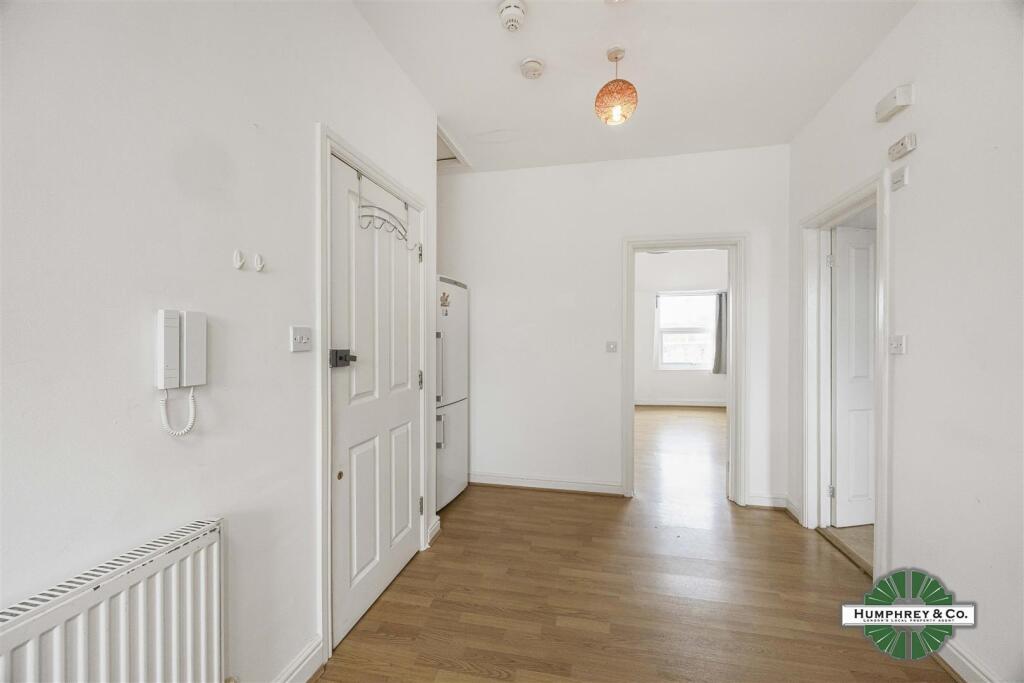 401-403 Hoe Street -002.JPG