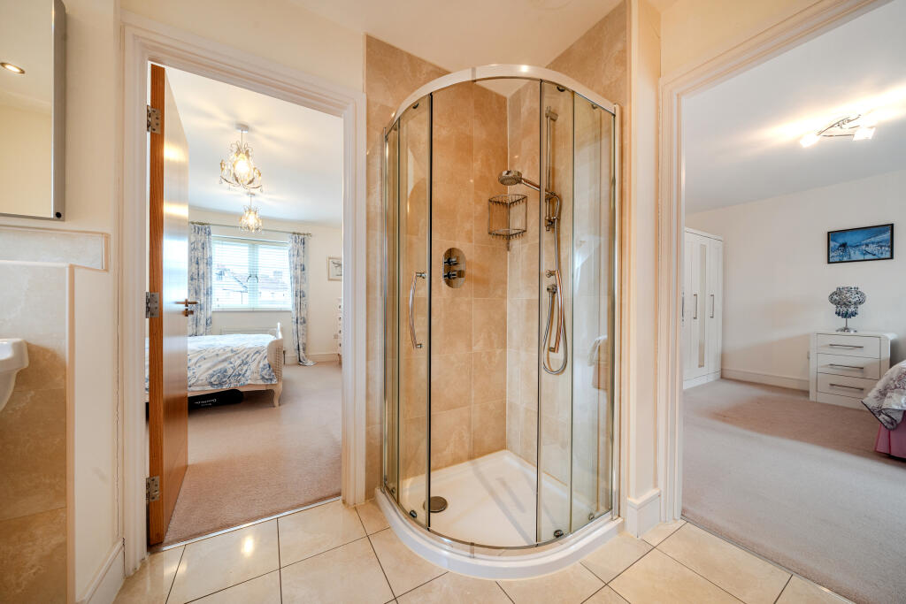 Jack &amp; Jill Bathroom
