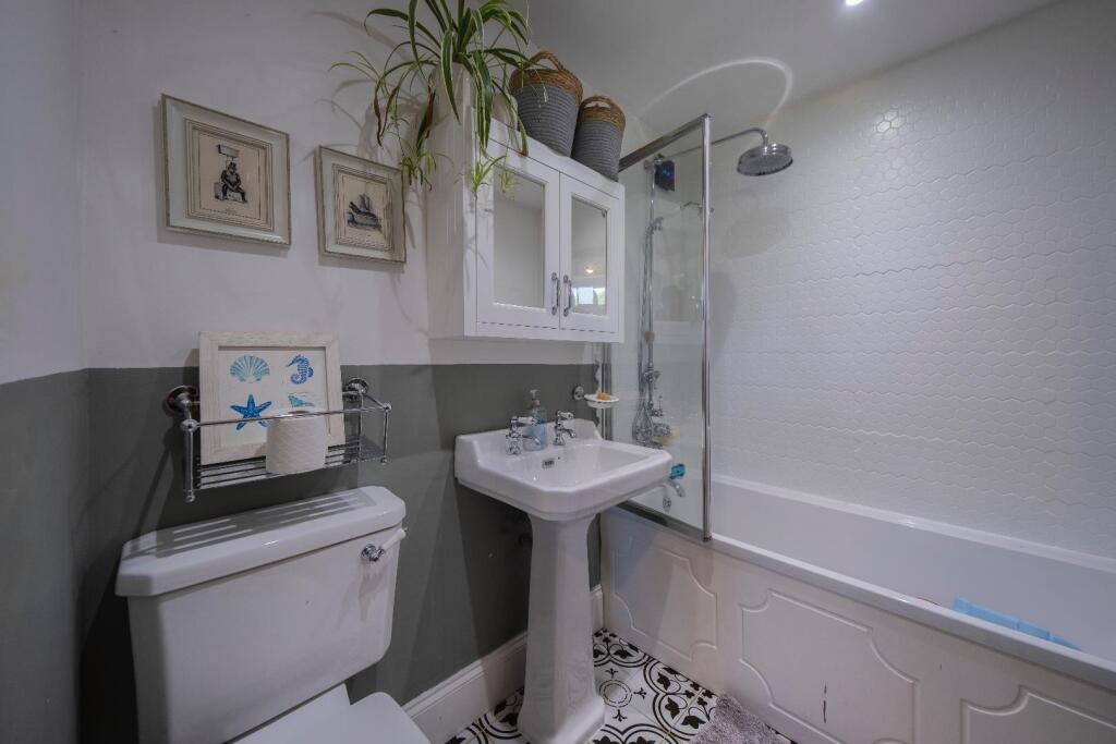 3 Manor Cottages-005.JPG