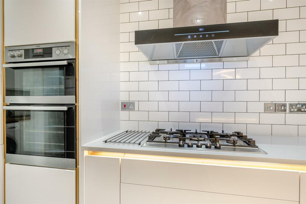 8624897-interior15.jpg