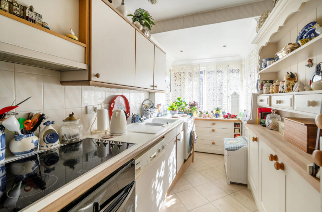 1359007-11-68dbee...