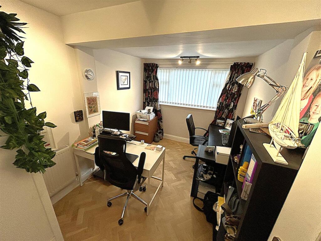 OFFICE/STUDY