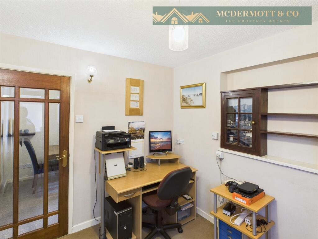 Office/2nd Reception