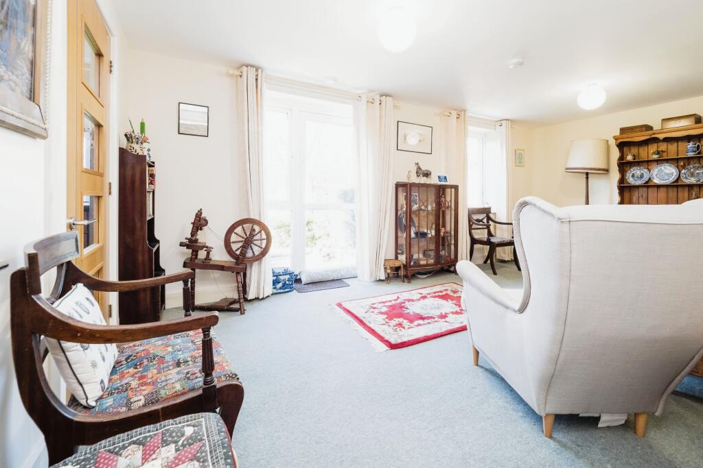 Lounge Dining Room