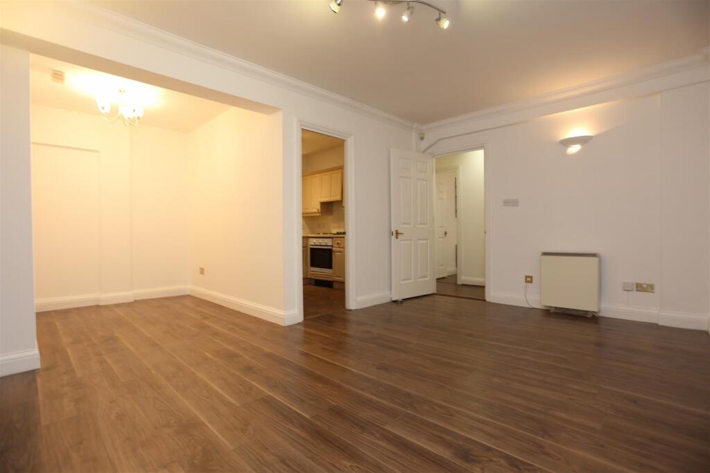 5 Percival Mansions new loungediner.JPG