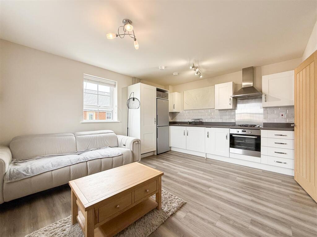 lounge/kitchen