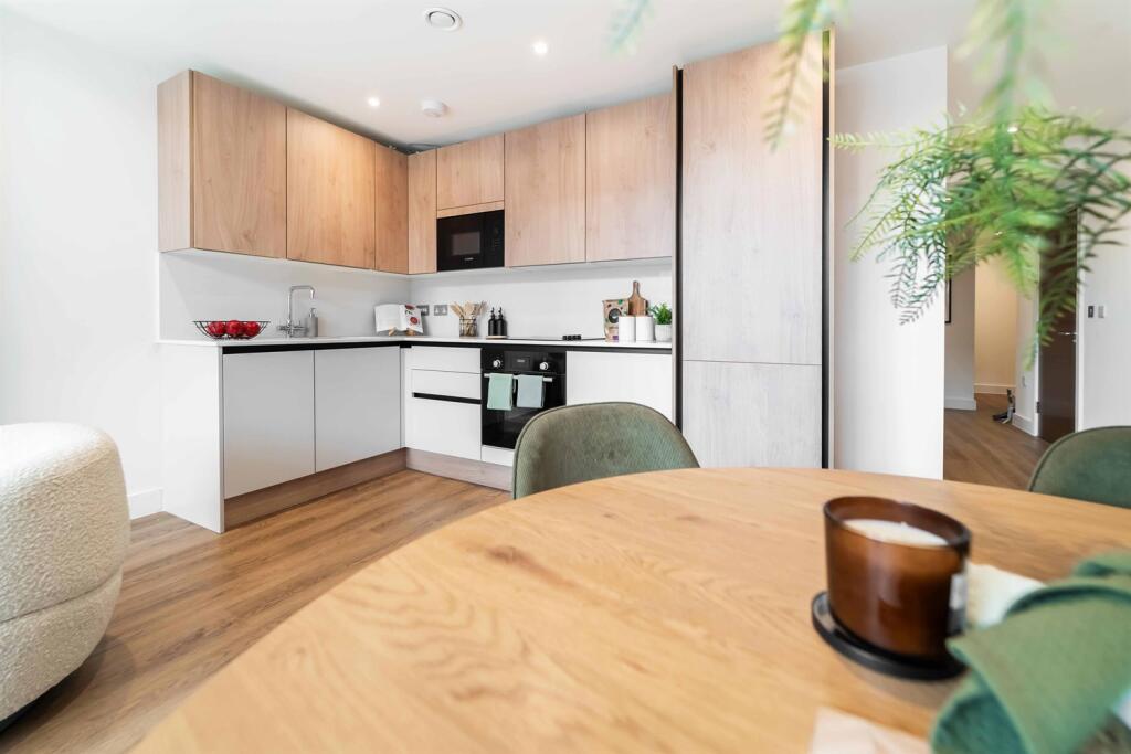 Kitchen/Dining area