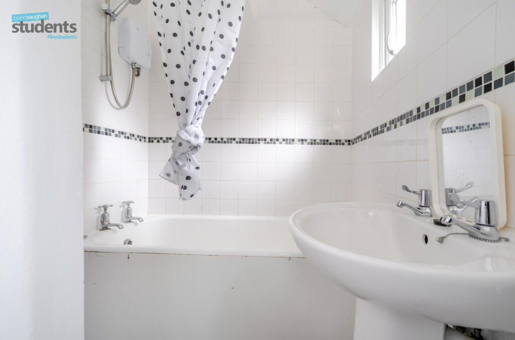 9b57c826-b379-43f...