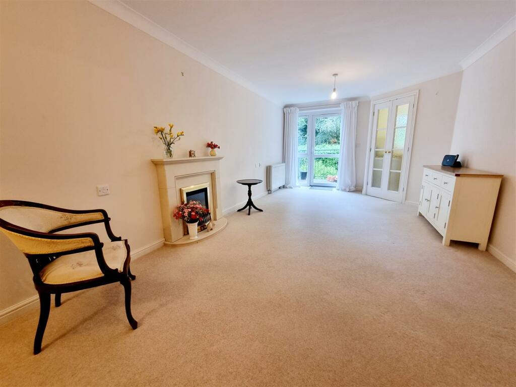 Sitting Room 1.jpg