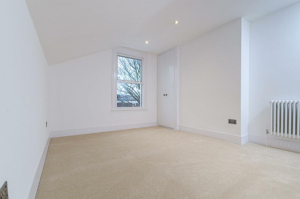 Pricipal Bedroom.jpg