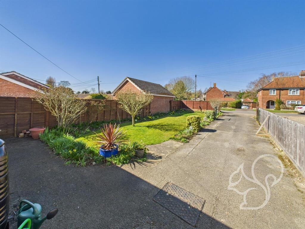 Front Garden/Driveway