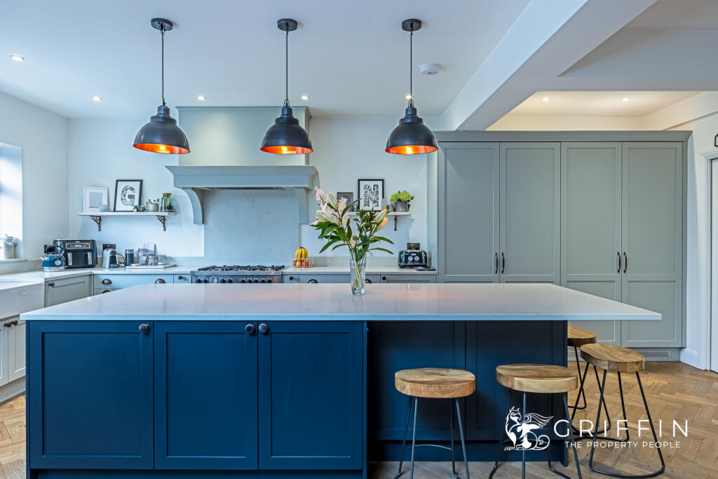 Kitchen &amp; Dining