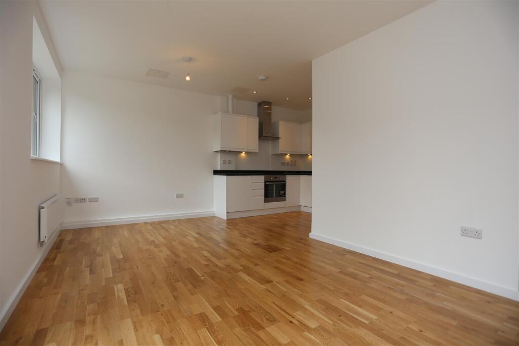 5 Martello Lofts Living Room (2).JPG