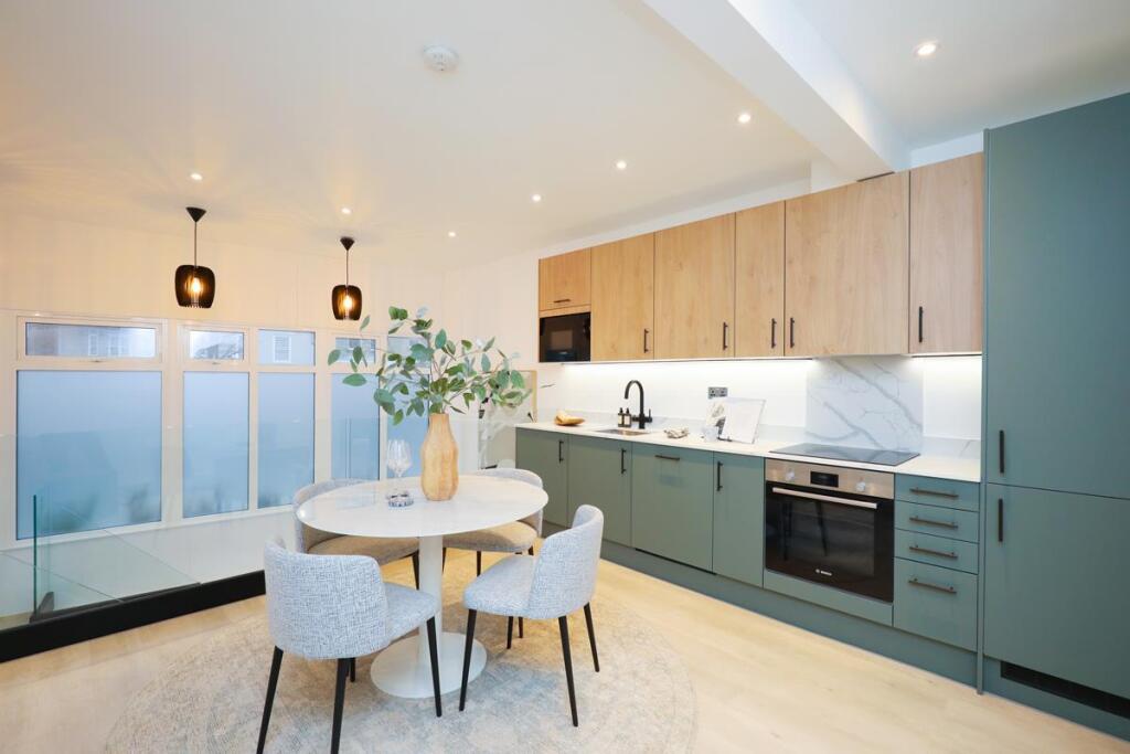 Show Flat - Mitcham Rd Sw17 (15).jpg