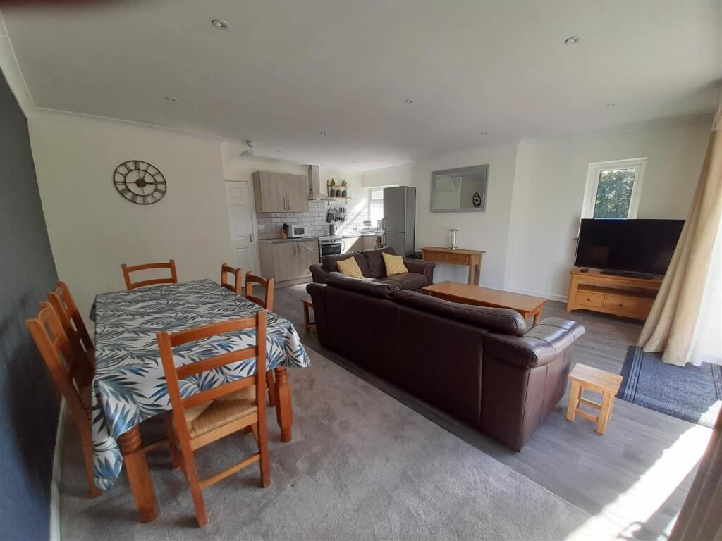 processed-85b294bf-560d-4348-b34d-39c1adae2785_JyB