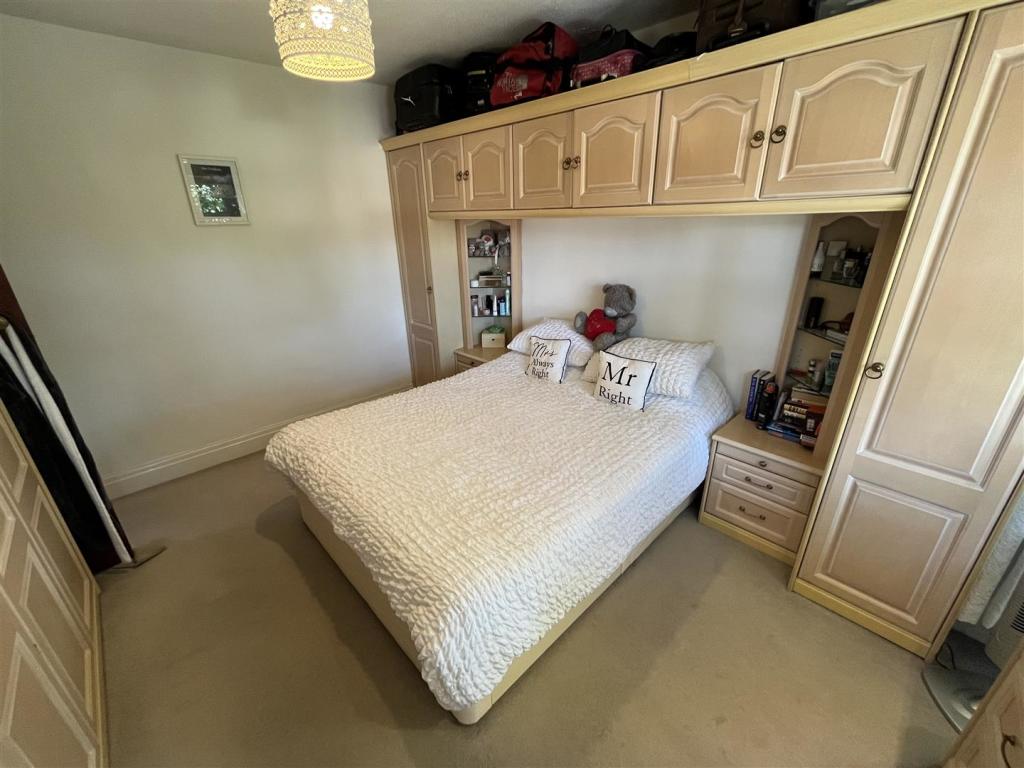 Bedroom 1 Aspect 2.jpg