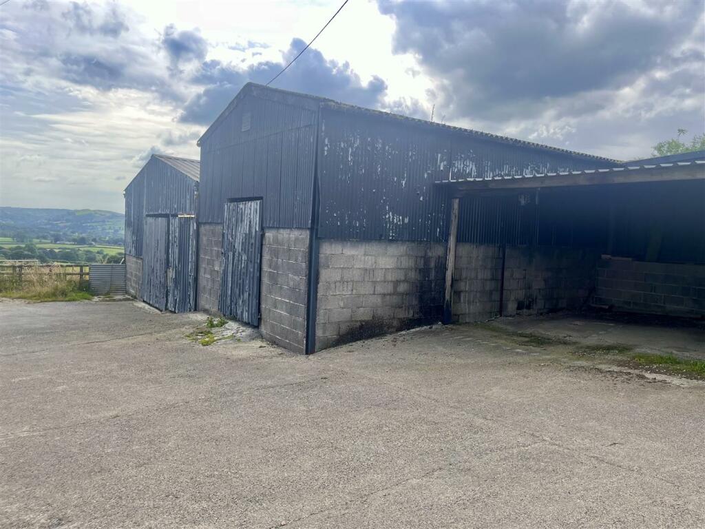 4 Bay Cattle Housing