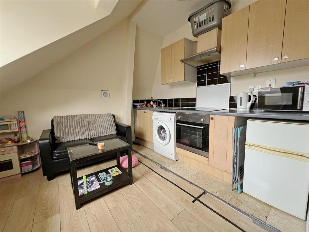 10 - Block of Flats for Auction, Easton.JPG