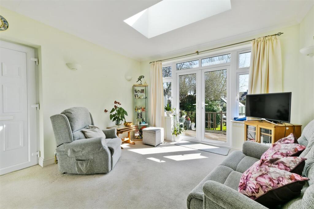 YEWLANDS CLOSE, 44 EXTRA UNPROCESSED-29.jpg