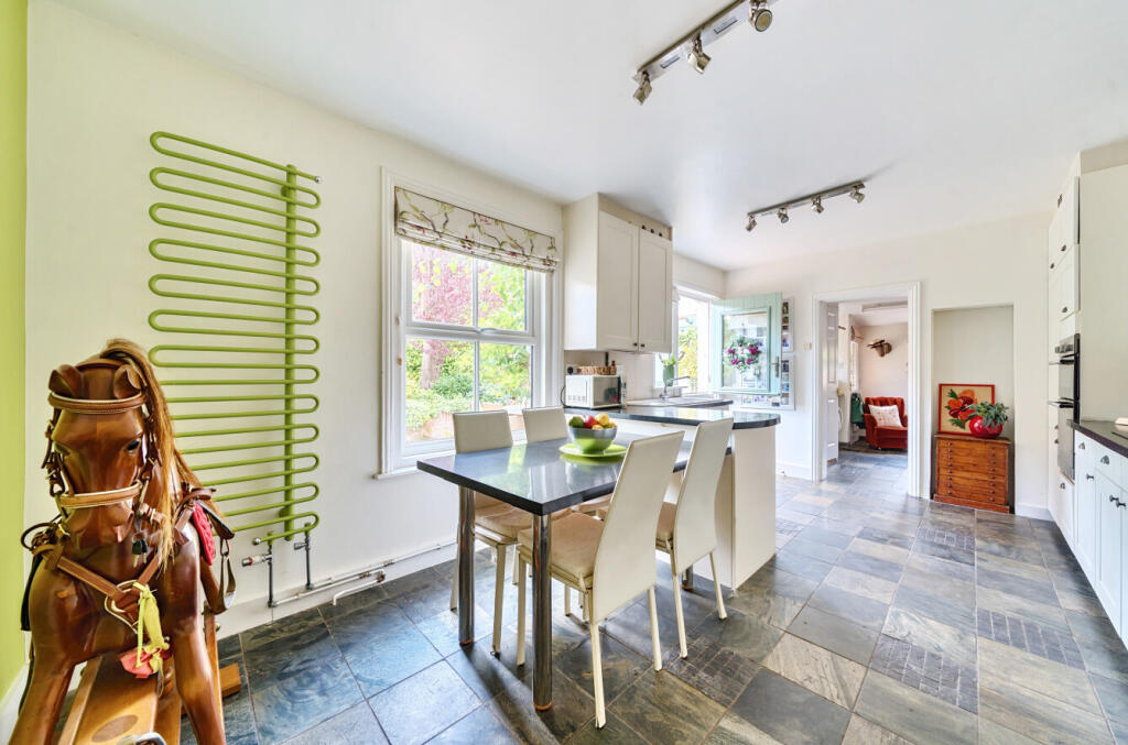 1301629-8-683a04d...