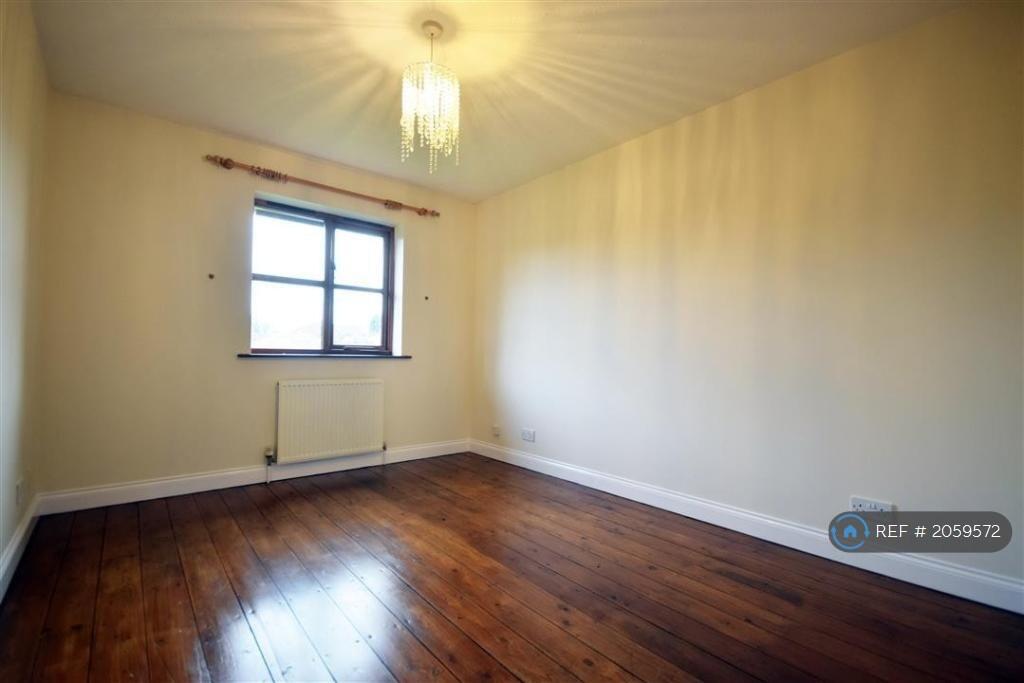 Large Master Bedroom With Ensuite