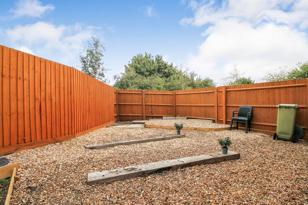 SIDE GARDEN